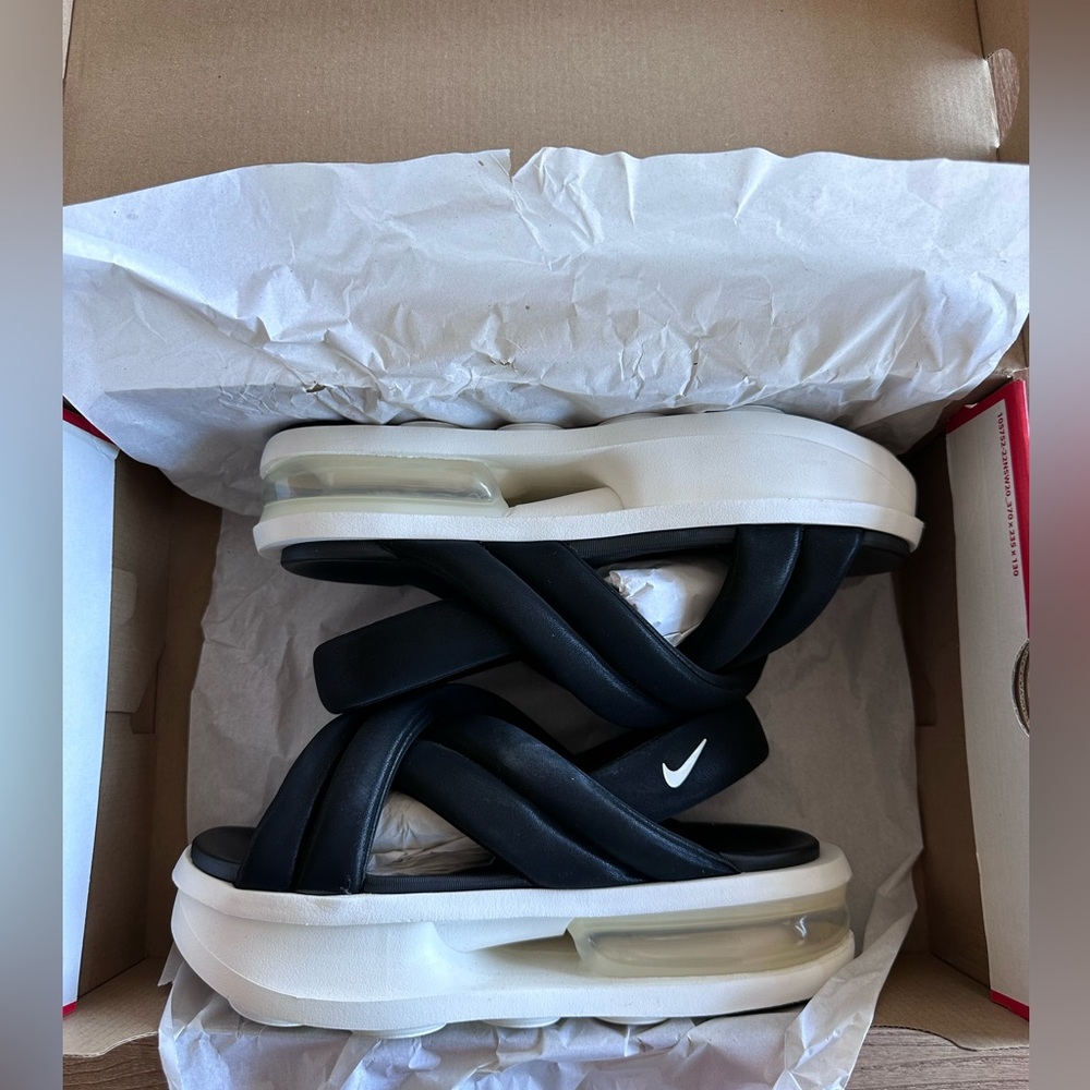 Nike Air Max Isla Platform Sandals Black Women's 10 - Picture 7 of 16